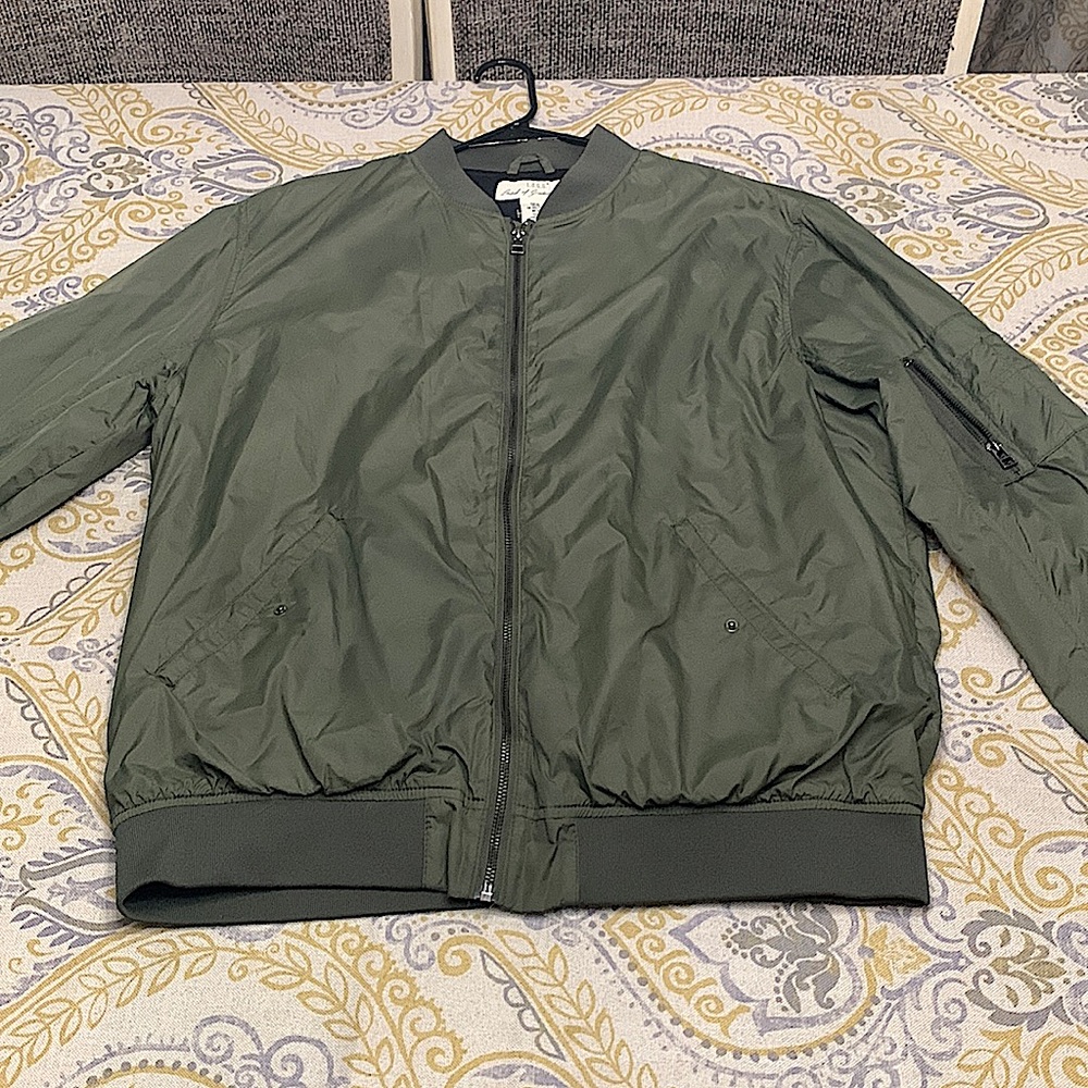 NEVER WORN!! (No tag) Army Green Jacket!